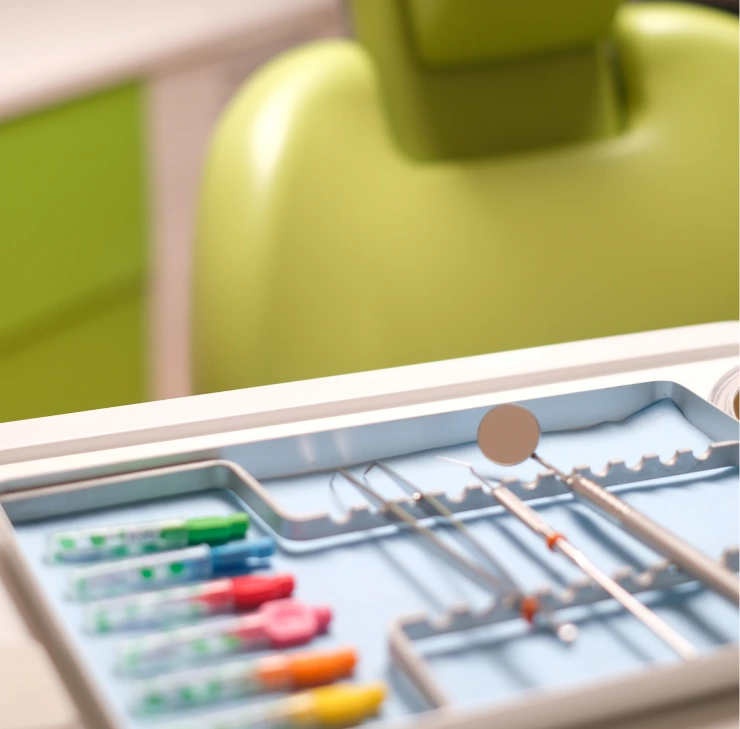 Sterilisierte Zahnmedizin-Instrumente in einer Praxis in Bad Soden – professionelle Ausstattung für präzise Behandlungen